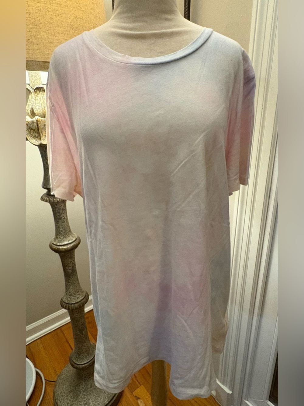GAP Women’s 100% Cotton Tie-Dye Short-Sleeved T-Shirt — * XL TALL* (EUC)